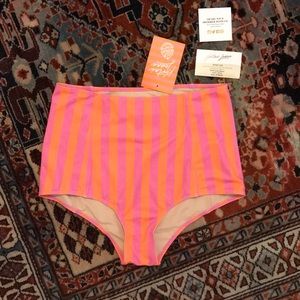 Kortni Jeane Medium High Waisted Bottoms